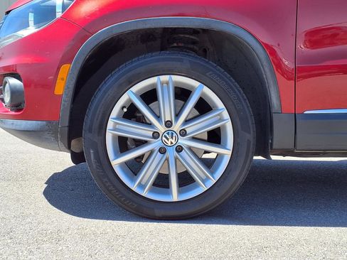 Used 2012 Volkswagen Tiguan S image 17