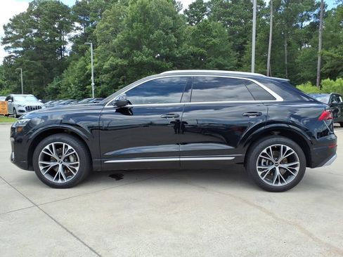 Used 2024 Audi Q8 Premium Plus AWD/4WD image 2