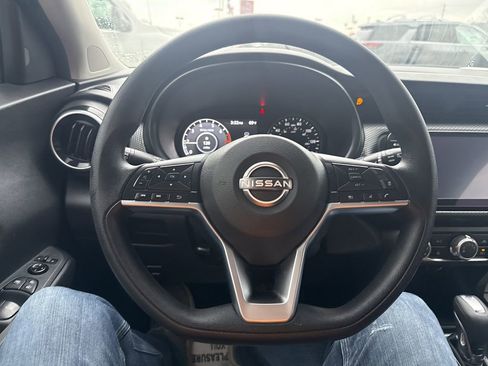 Used 2024 Nissan Kicks SV image 5