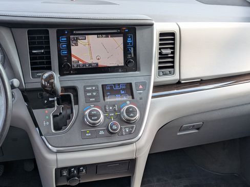 Used 2015 Toyota Sienna XLE w/ XLE Navigation Package FWD image 19