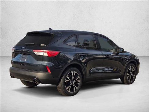 Certified 2022 Ford Escape SE w/ SE Sport Appearance Package image 5