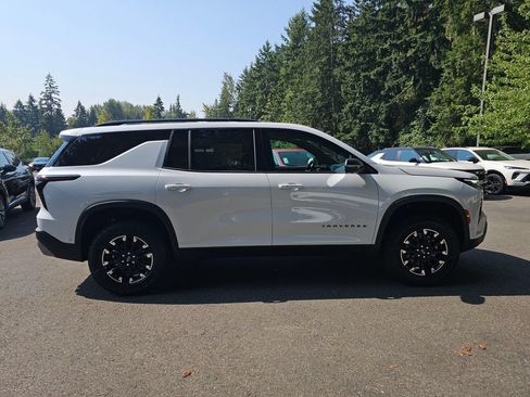 New 2026 Chevrolet Traverse Z71 w/ Enhanced Driving Package AWD/4WD image 8