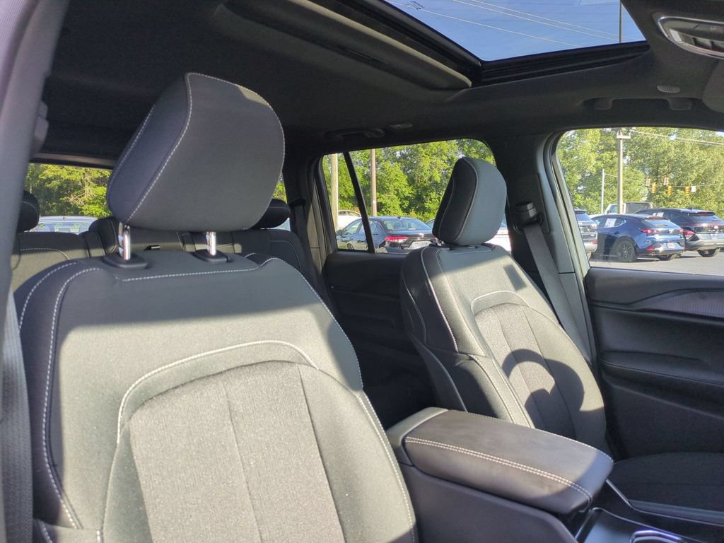 New 2027 Jeep Grand Cherokee Laredo X RWD image 34