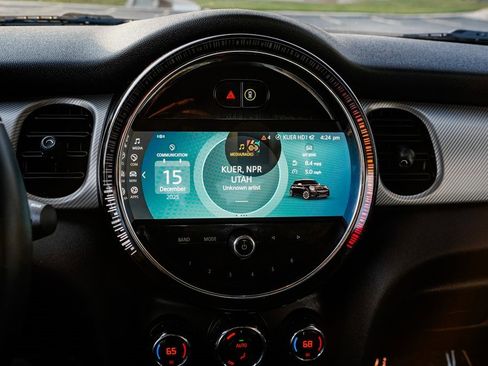 Certified 2023 MINI Cooper 2-Door Hardtop image 12