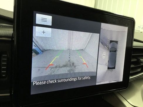 Used 2023 Ford Explorer XLT w/ Equipment Group 202A image 11