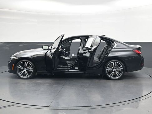 Used 2024 BMW 330i Sedan w/ Convenience Package RWD image 34