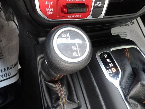 Used 2020 Jeep Gladiator Mojave AWD/4WD image 32