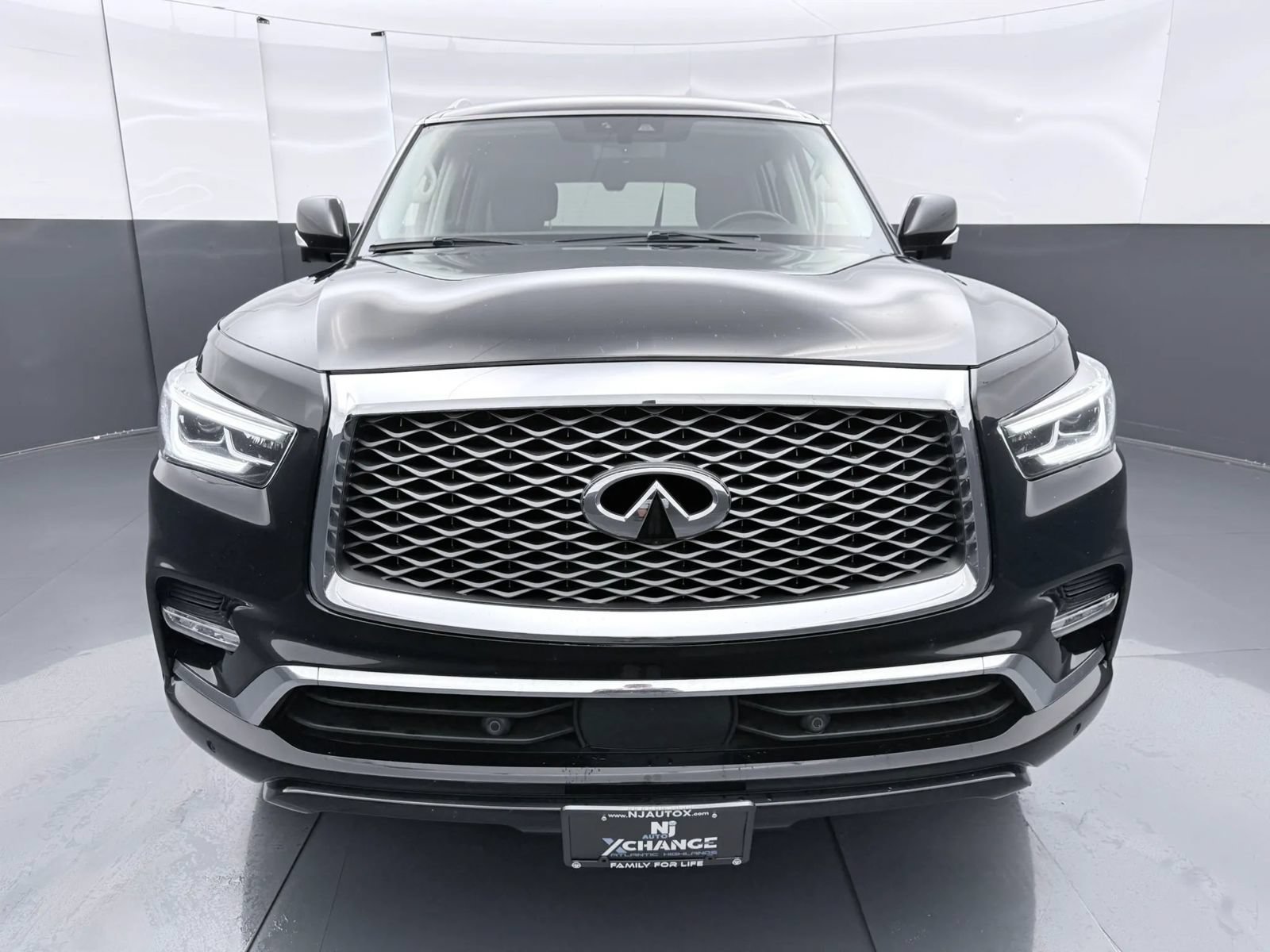 Used 2021 INFINITI QX80 Luxe AWD/4WD image 2