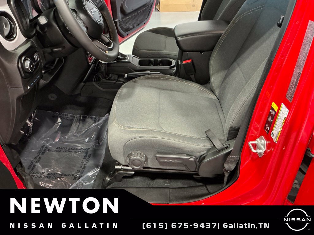 Used 2024 Jeep Wrangler Unlimited AWD/4WD image 14