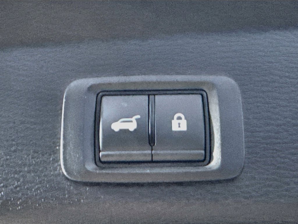 Used 2025 Mitsubishi Outlander 4WD Plug-In Hybrid image 33