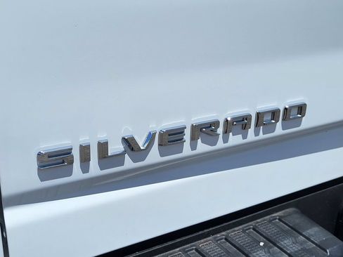 Used 2025 Chevrolet Silverado 2500 LT w/ Convenience Package AWD/4WD image 8