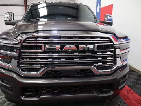 Used 2025 RAM 3500 Longhorn AWD/4WD image 22