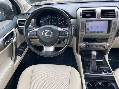 Certified 2020 Lexus GX 460 Premium w/ Premium Package AWD/4WD image 11