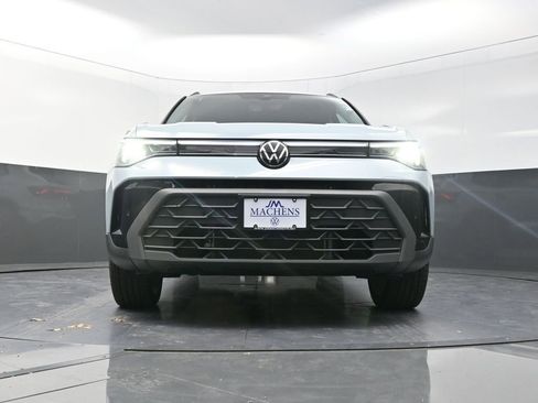 New 2026 Volkswagen Taos SE image 20