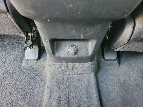 Used 2024 Kia Telluride EX w/ EX Captain's Chair Package FWD image 12