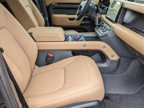 New 2025 Land Rover Defender 110 S image 18