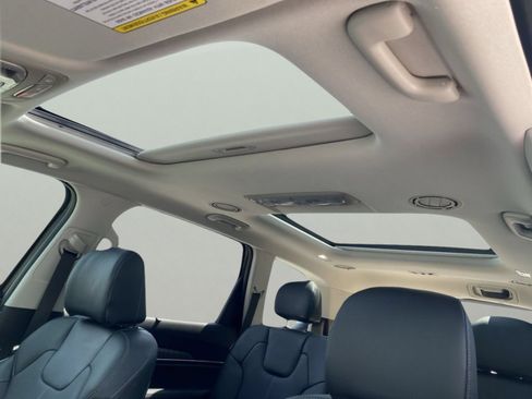 Certified 2025 Kia Telluride SX FWD image 16