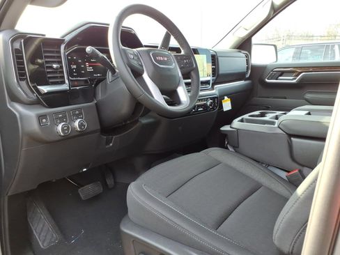New 2026 GMC Sierra 1500 SLE image 12