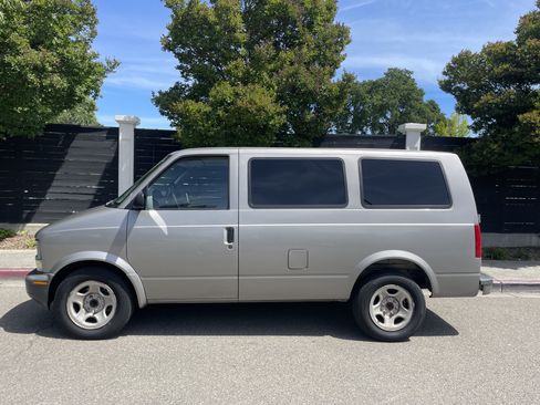 Used 2003 Chevrolet Astro RWD image 6