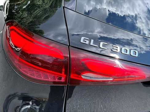 Used 2024 Mercedes-Benz GLC 300 image 28