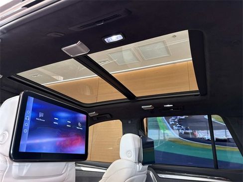 Used 2025 Cadillac Escalade V image 21