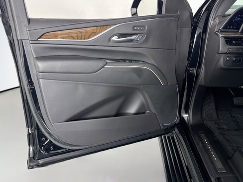 Used 2024 Cadillac Escalade Sport Platinum image 21