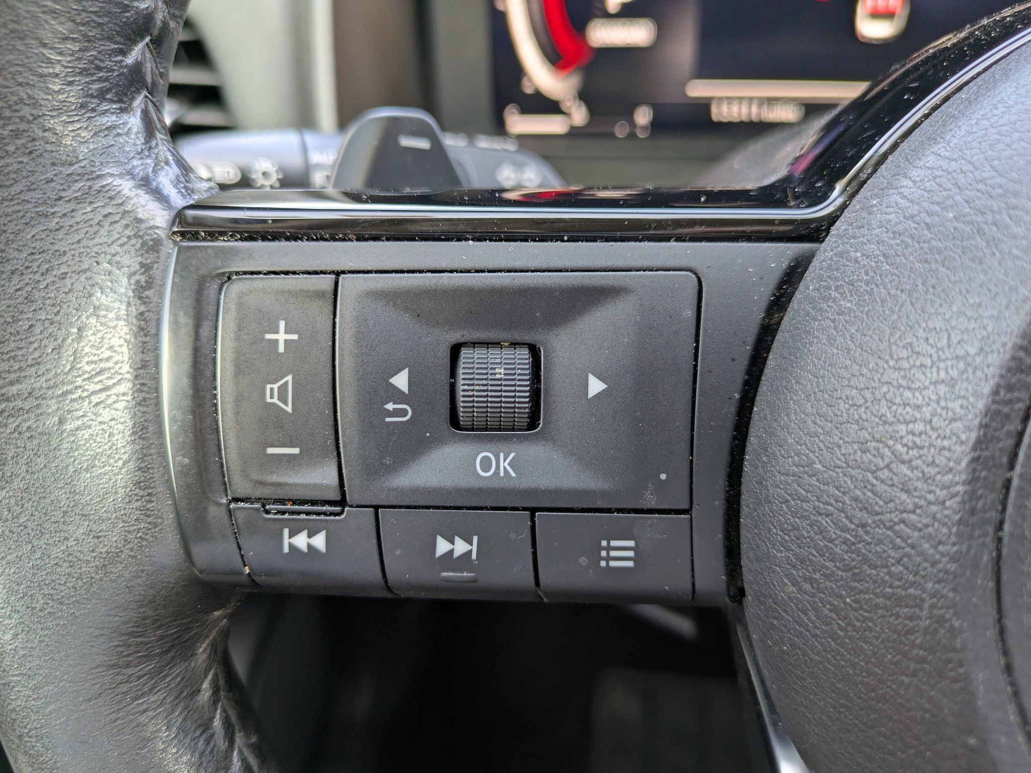 Certified 2024 Nissan Rogue SL FWD image 26