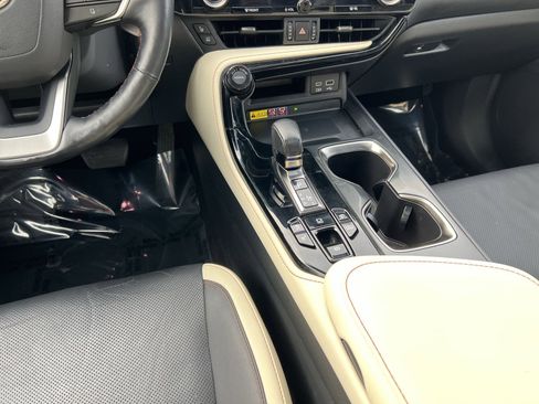 Used 2022 Lexus NX 450h+ AWD image 22