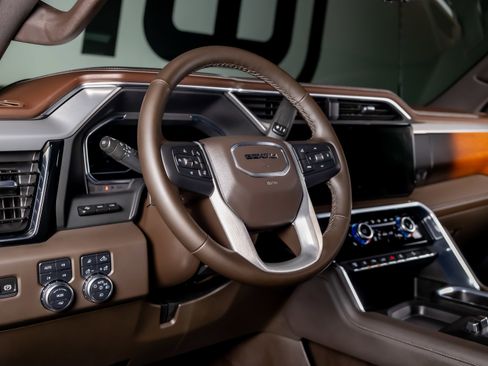 Used 2024 GMC Sierra 2500 Denali w/ Denali Reserve Package AWD/4WD image 33