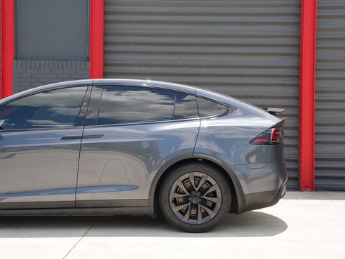 Used 2023 Tesla Model X AWD/4WD image 7