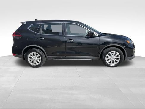 Used 2018 Nissan Rogue S FWD image 4