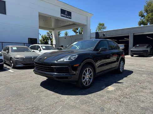 Used 2020 Porsche Cayenne AWD/4WD image 3