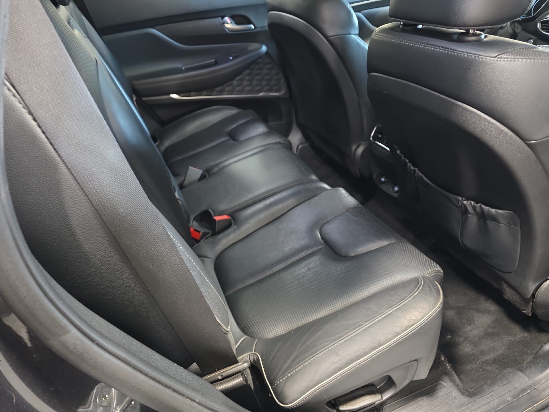 Used 2022 Hyundai Santa Fe SEL w/ Convenience + Premium Package FWD image 11