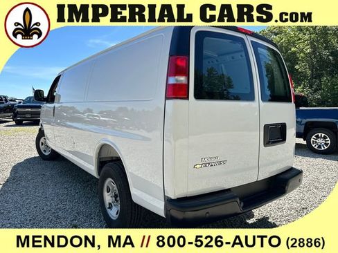New 2026 Chevrolet Express 2500 Extended RWD image 9
