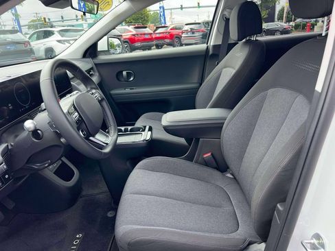 Used 2025 Hyundai Ioniq 5 SE AWD/4WD image 16