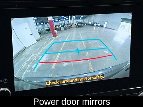 Used 2023 Toyota Highlander L image 8