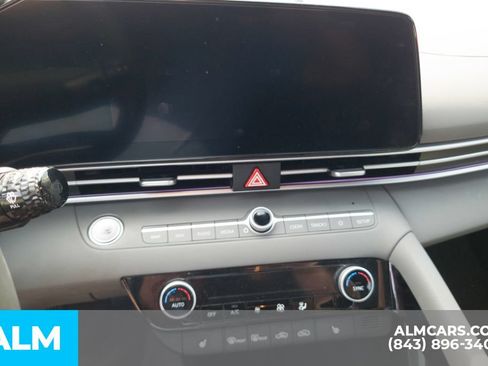 Used 2025 Hyundai Elantra SEL FWD image 10