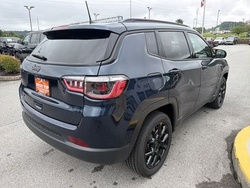 New 2026 Jeep Compass Latitude AWD/4WD image 10