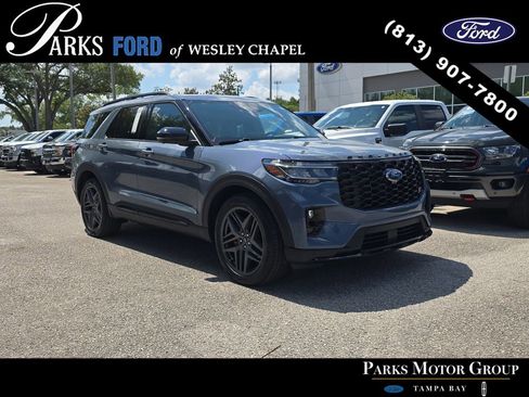 Used 2025 Ford Explorer ST AWD/4WD image 1