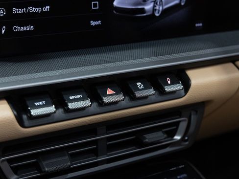 Used 2024 Porsche 911 Carrera image 41