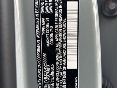 Certified 2025 Volvo XC40 B5 Core image 26