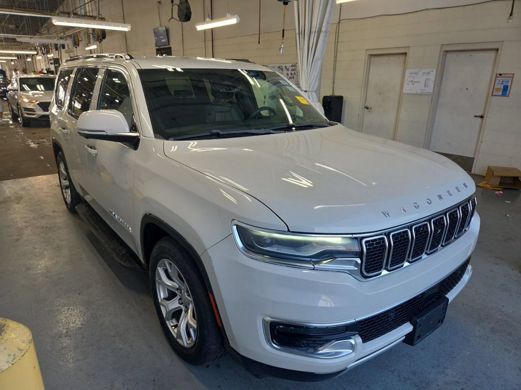 Used 2022 Jeep Wagoneer Series II w/ Convenience Group I AWD/4WD image 3