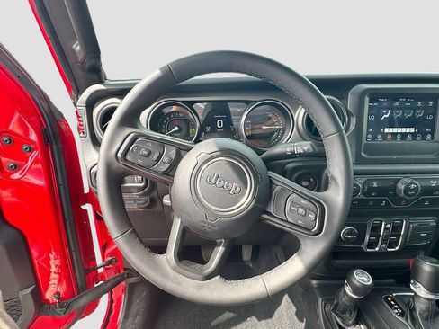 Certified 2023 Jeep Wrangler Unlimited w/ Convenience Group AWD/4WD image 12