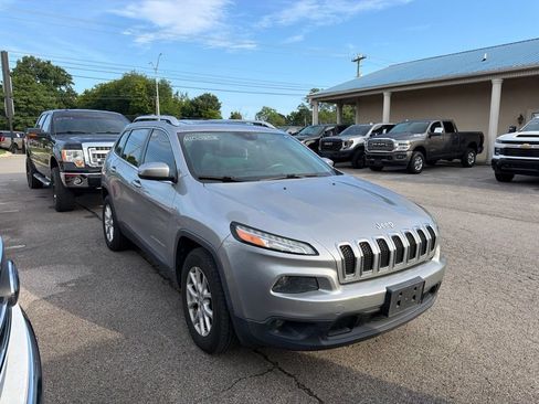Used 2014 Jeep Cherokee Latitude AWD/4WD image 1
