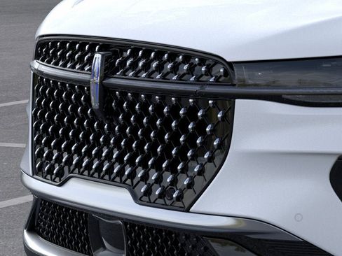 New 2026 Lincoln Nautilus Premier image 17