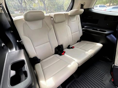 Used 2022 Kia Telluride S image 33