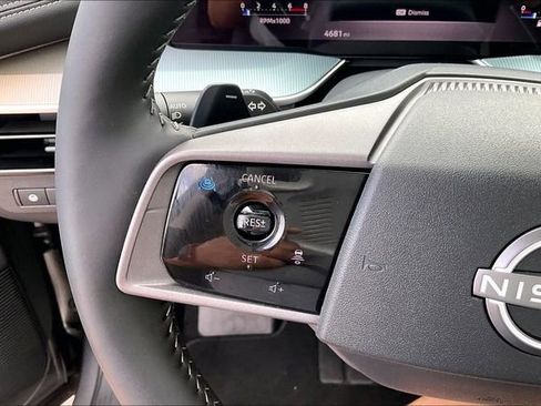 Certified 2025 Nissan Murano SL w/ Cargo Package AWD/4WD image 16