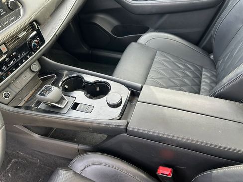 Used 2021 Nissan Rogue Platinum AWD/4WD image 22