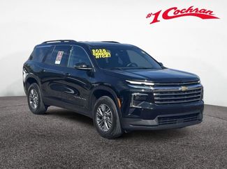 Used 2025 Chevrolet Traverse LT FWD video 1