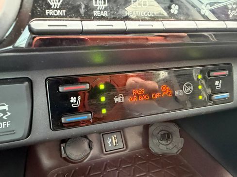 Used 2024 Toyota RAV4 Limited w/ Weather Package AWD/4WD image 20
